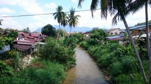 ...few houses along the river...